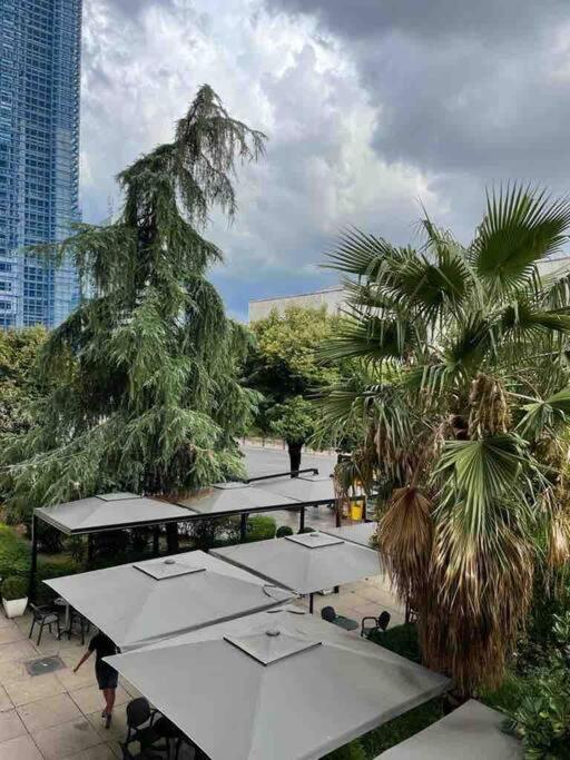 Apartment In Skanderbeg Square - Tirana Center 1 Ngoại thất bức ảnh