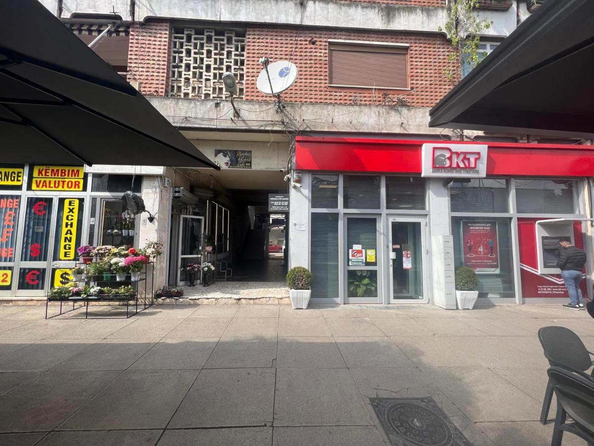 Apartment In Skanderbeg Square - Tirana Center 1 Ngoại thất bức ảnh